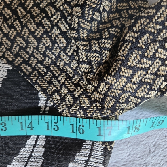 Rachel Roy Asymmetrical Zipper Geometric Patterned Cropped Blazer Jacket. Size 6 - Picture 14 of 15